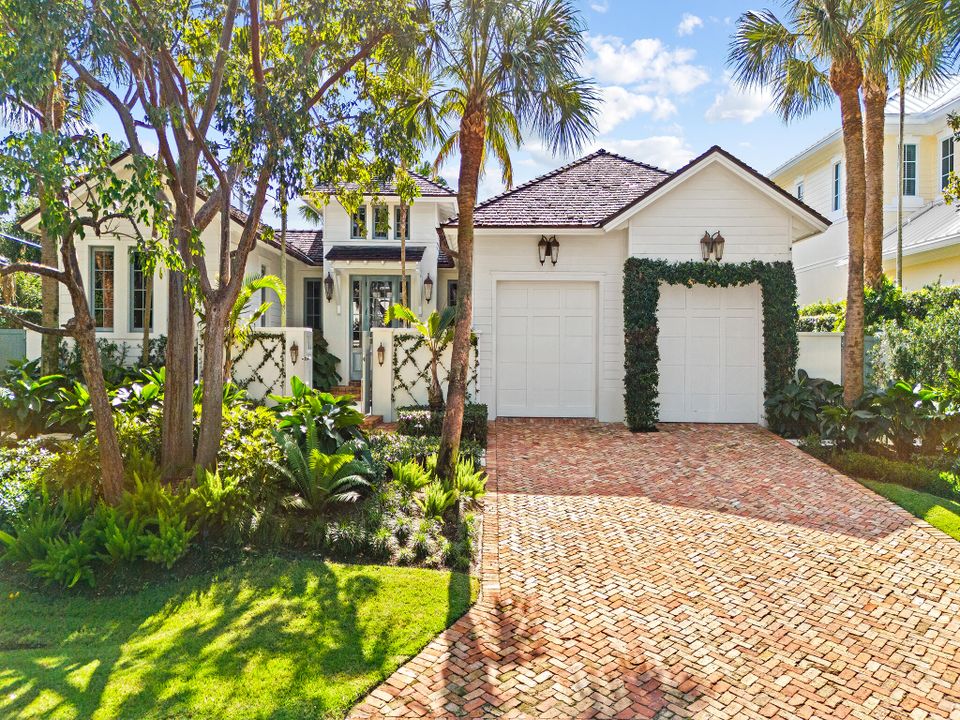 En Venta: $5,499,000 (4 camas, 3 baños, 2411 Pies cuadrados)