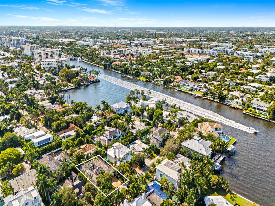 En Venta: $5,499,000 (4 camas, 3 baños, 2411 Pies cuadrados)