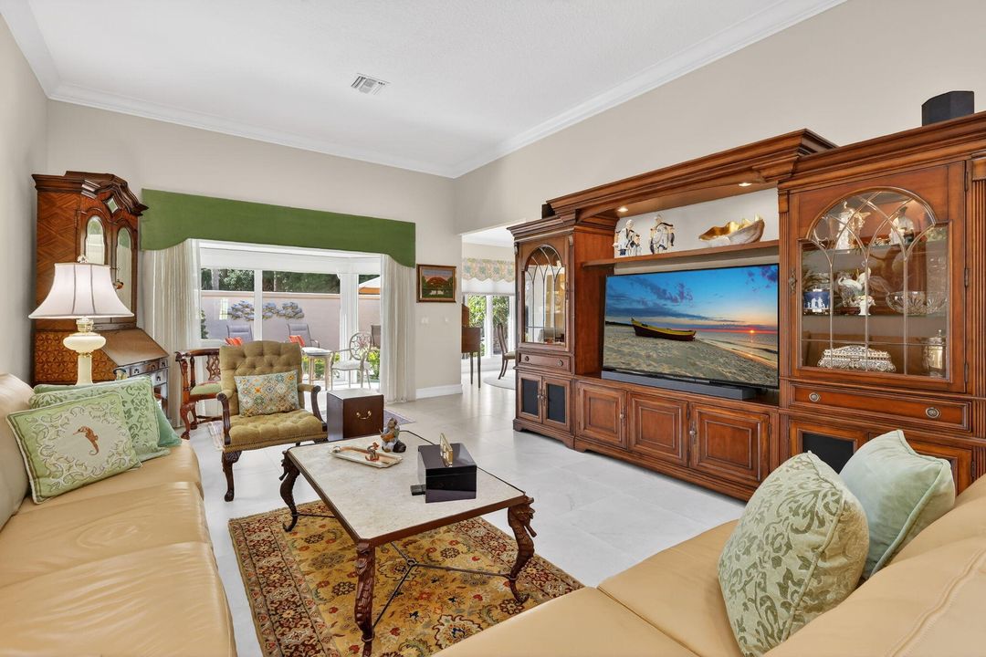 На продажу: $875,000 (2 спален, 2 ванн, 2225 Квадратных фут)