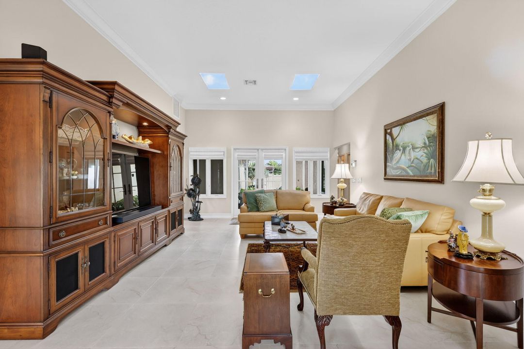 На продажу: $875,000 (2 спален, 2 ванн, 2225 Квадратных фут)