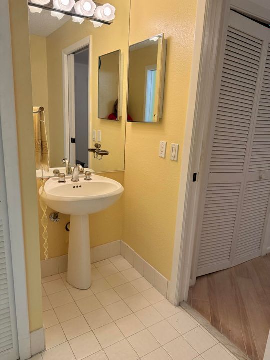 En Venta: $510,900 (2 camas, 2 baños, 2227 Pies cuadrados)