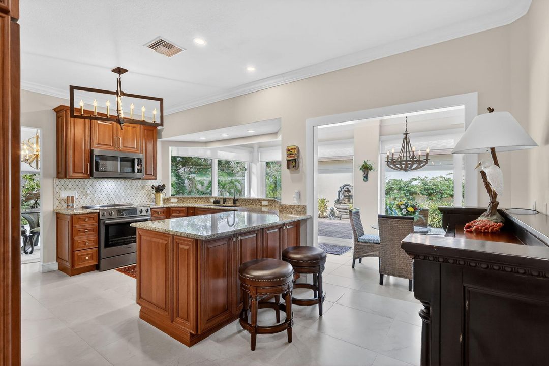 На продажу: $875,000 (2 спален, 2 ванн, 2225 Квадратных фут)