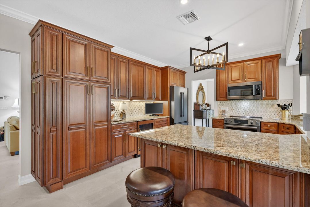 На продажу: $875,000 (2 спален, 2 ванн, 2225 Квадратных фут)