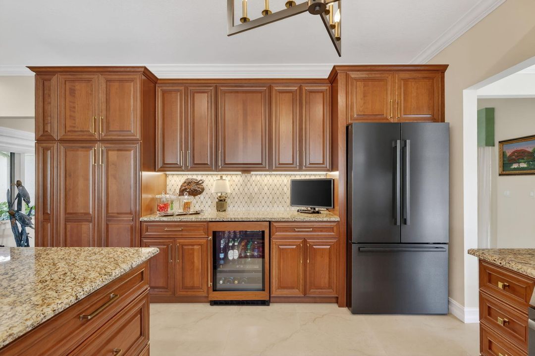 На продажу: $875,000 (2 спален, 2 ванн, 2225 Квадратных фут)