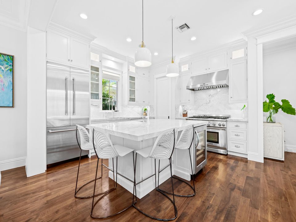 En Venta: $5,499,000 (4 camas, 3 baños, 2411 Pies cuadrados)