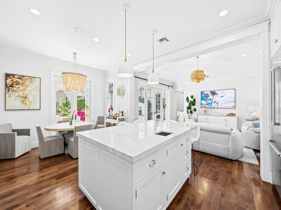 En Venta: $5,499,000 (4 camas, 3 baños, 2411 Pies cuadrados)