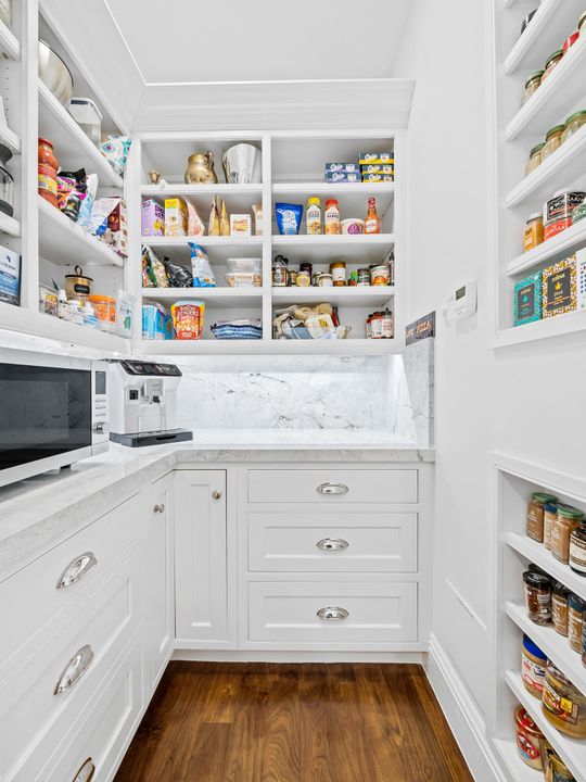 En Venta: $5,499,000 (4 camas, 3 baños, 2411 Pies cuadrados)