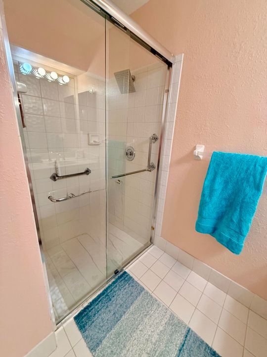 En Venta: $510,900 (2 camas, 2 baños, 2227 Pies cuadrados)