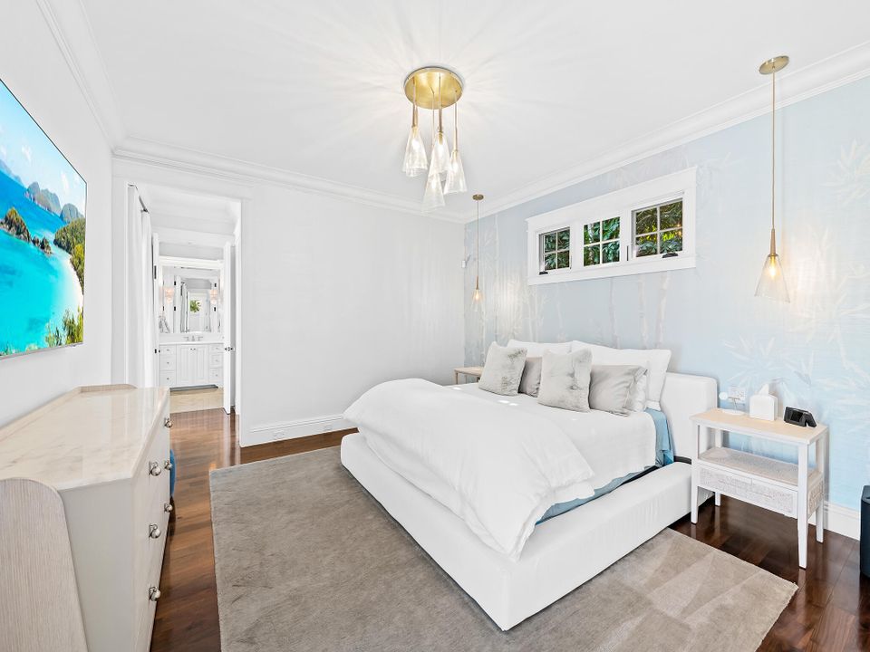 En Venta: $5,499,000 (4 camas, 3 baños, 2411 Pies cuadrados)