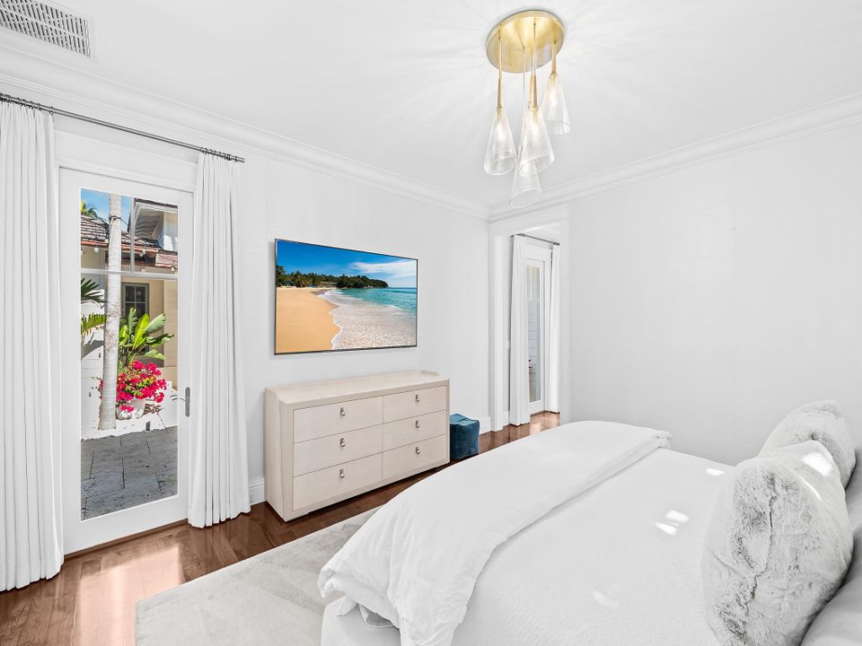 En Venta: $5,499,000 (4 camas, 3 baños, 2411 Pies cuadrados)