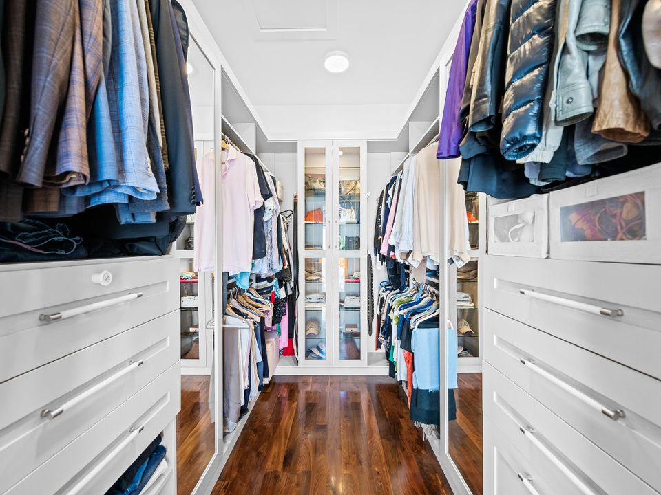 En Venta: $5,499,000 (4 camas, 3 baños, 2411 Pies cuadrados)