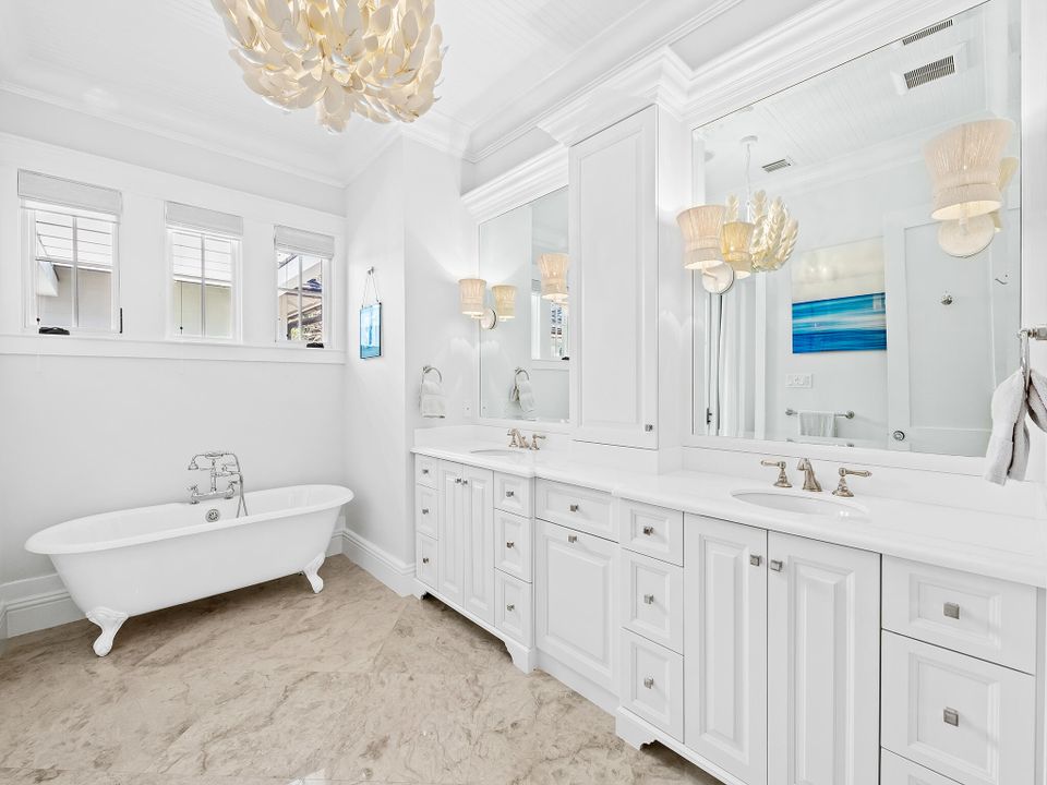 En Venta: $5,499,000 (4 camas, 3 baños, 2411 Pies cuadrados)