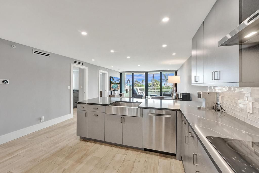 待售: $1,195,000 (2 贝兹, 2 浴室, 1830 平方英尺)