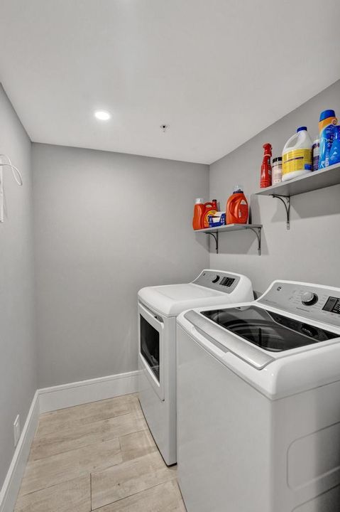 待售: $1,195,000 (2 贝兹, 2 浴室, 1830 平方英尺)