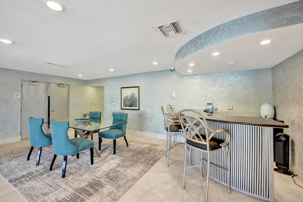 待售: $1,195,000 (2 贝兹, 2 浴室, 1830 平方英尺)