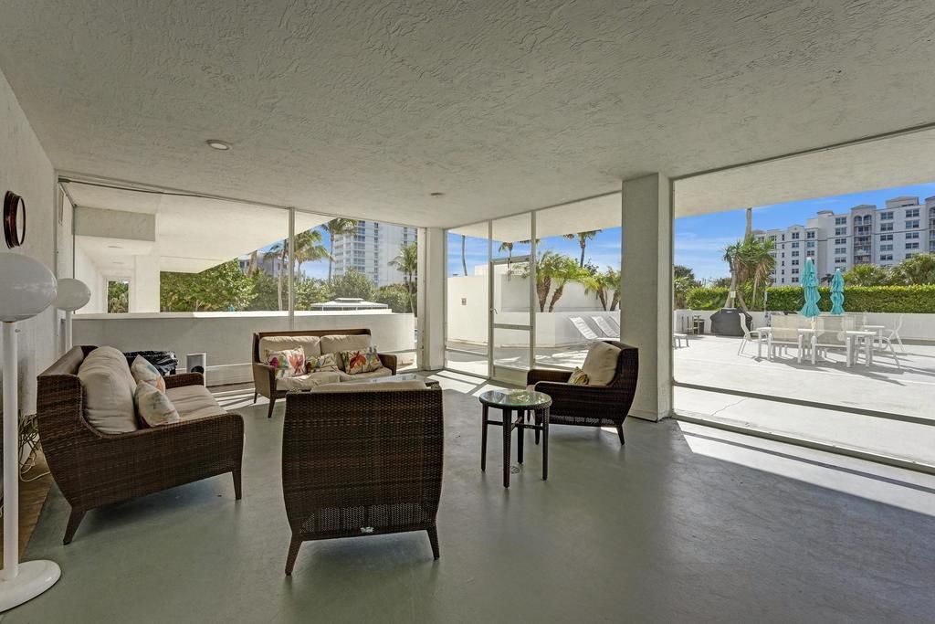 待售: $1,195,000 (2 贝兹, 2 浴室, 1830 平方英尺)