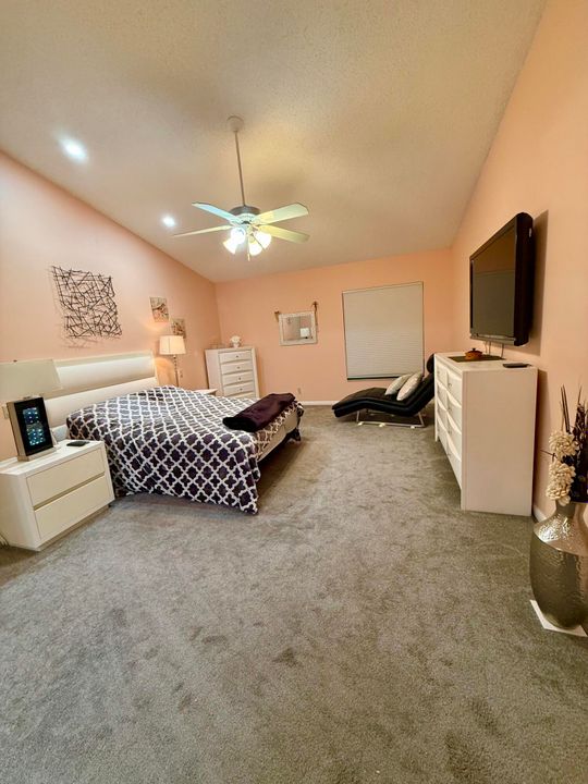 En Venta: $510,900 (2 camas, 2 baños, 2227 Pies cuadrados)