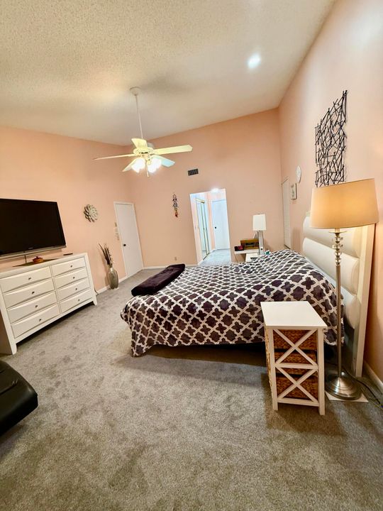 En Venta: $510,900 (2 camas, 2 baños, 2227 Pies cuadrados)