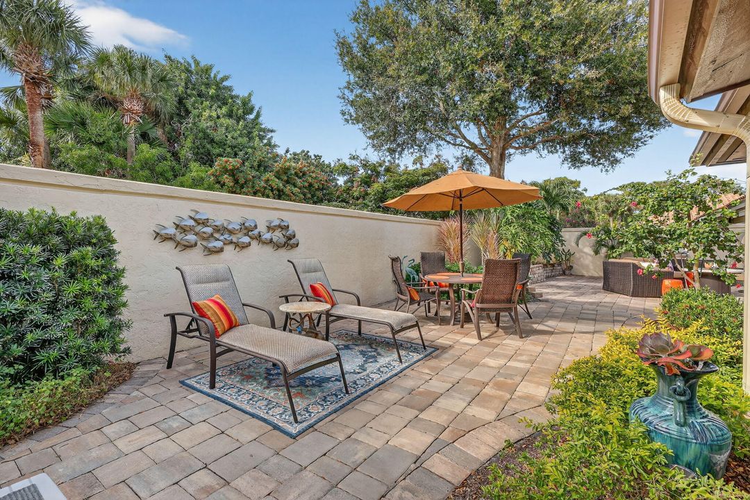 На продажу: $875,000 (2 спален, 2 ванн, 2225 Квадратных фут)