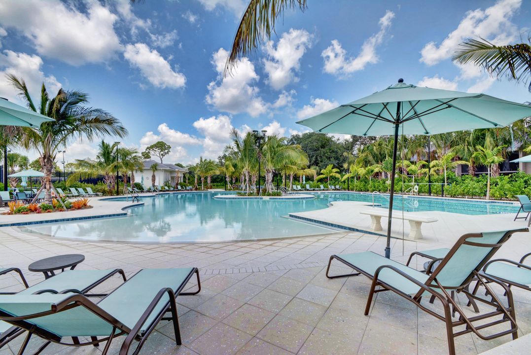 На продажу: $875,000 (2 спален, 2 ванн, 2225 Квадратных фут)