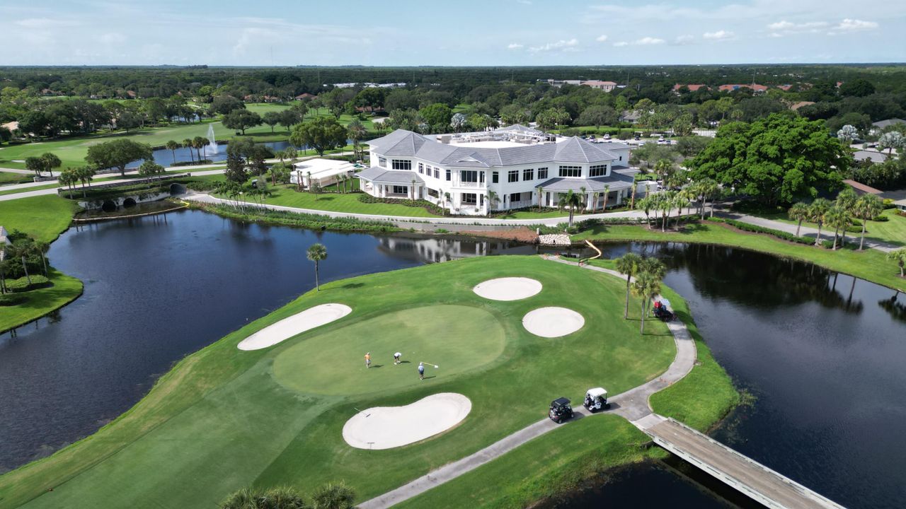 На продажу: $875,000 (2 спален, 2 ванн, 2225 Квадратных фут)