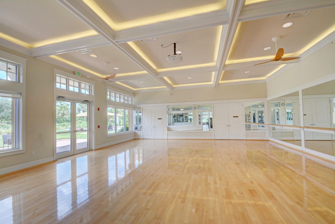 На продажу: $875,000 (2 спален, 2 ванн, 2225 Квадратных фут)