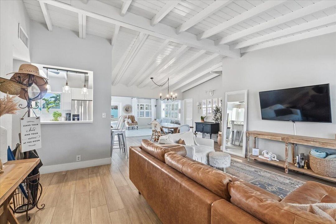 For Sale: $850,000 (4 beds, 2 baths, 1708 Square Feet)