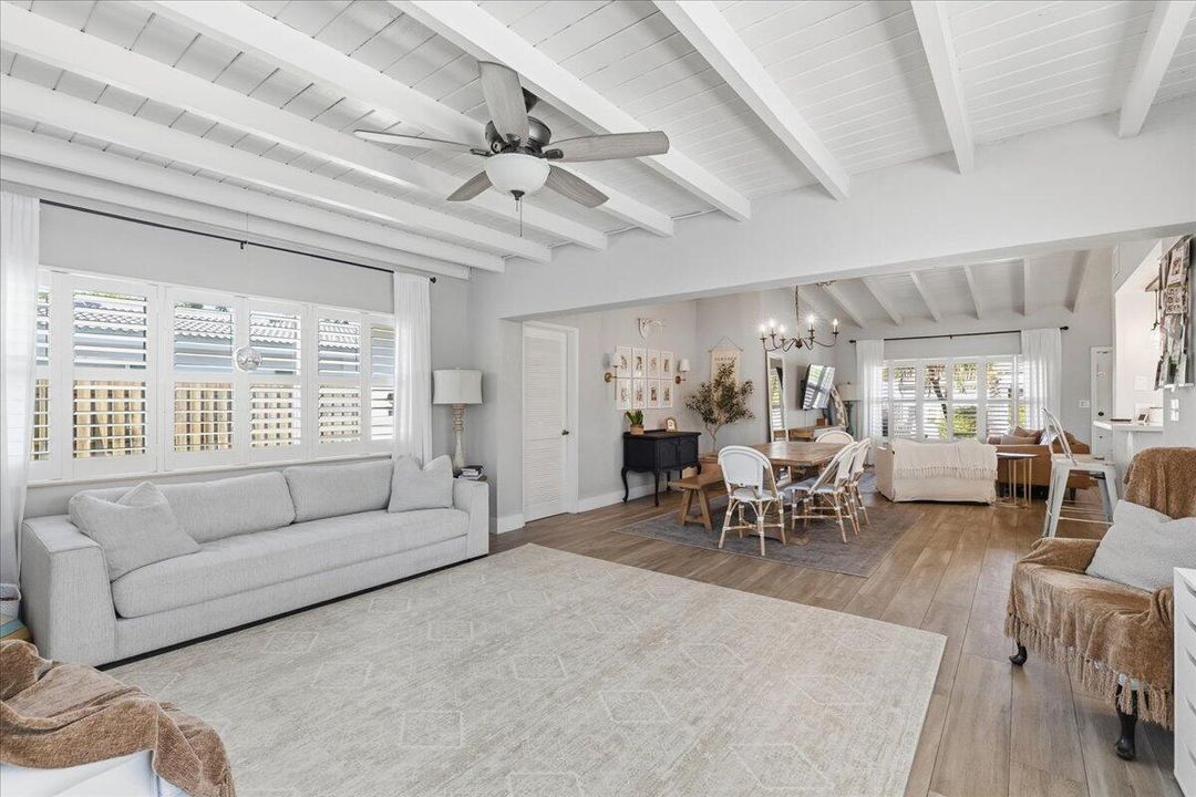 For Sale: $850,000 (4 beds, 2 baths, 1708 Square Feet)