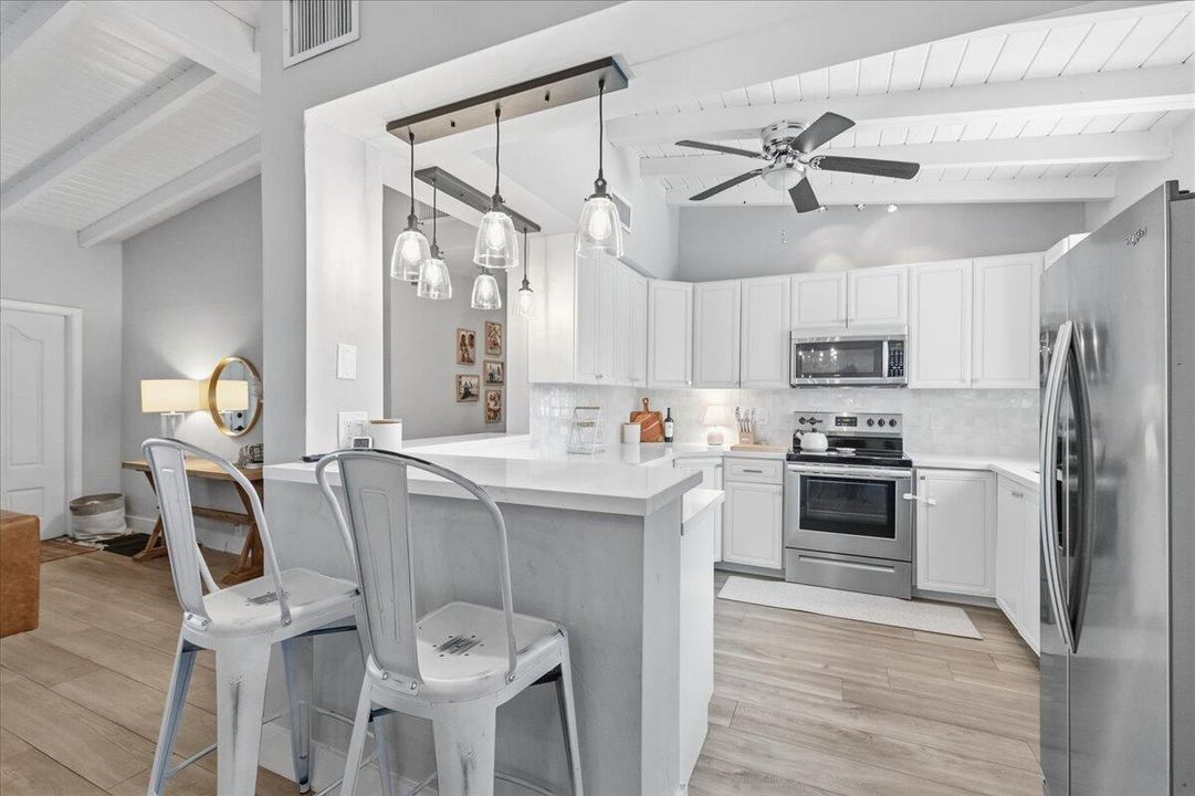 For Sale: $850,000 (4 beds, 2 baths, 1708 Square Feet)