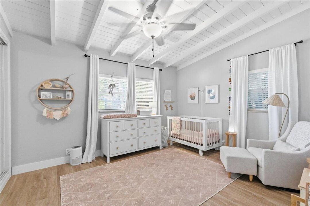 For Sale: $850,000 (4 beds, 2 baths, 1708 Square Feet)