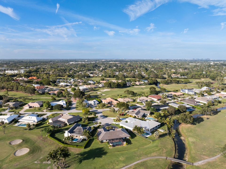 For Sale: $1,775,000 (4 beds, 3 baths, 3907 Square Feet)