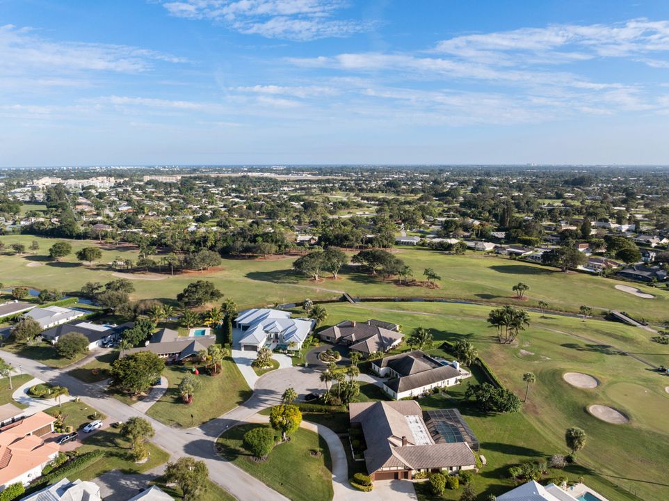 For Sale: $1,775,000 (4 beds, 3 baths, 3907 Square Feet)