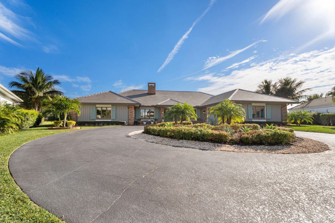 For Sale: $1,775,000 (4 beds, 3 baths, 3907 Square Feet)