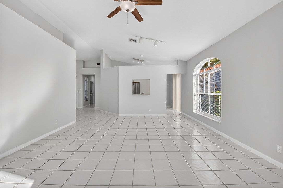 En Venta: $670,000 (3 camas, 2 baños, 1609 Pies cuadrados)