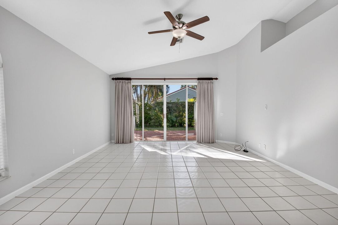 En Venta: $670,000 (3 camas, 2 baños, 1609 Pies cuadrados)