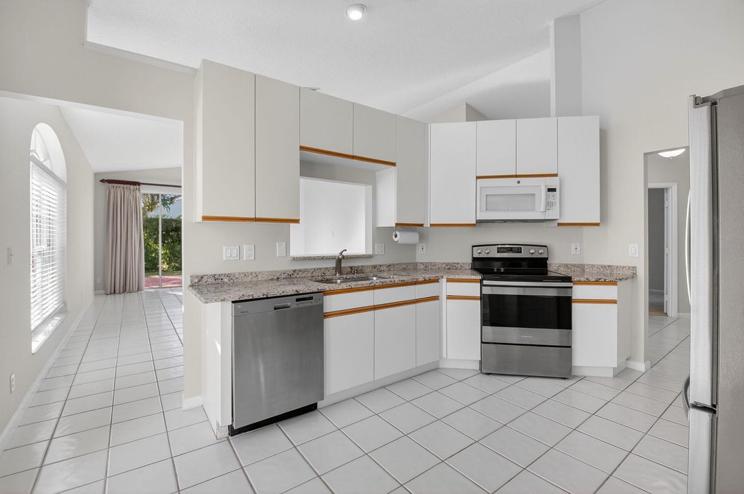 En Venta: $670,000 (3 camas, 2 baños, 1609 Pies cuadrados)