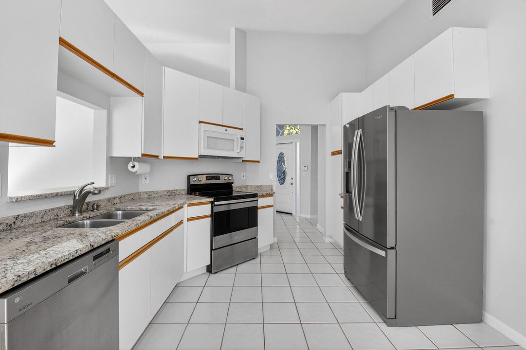 En Venta: $670,000 (3 camas, 2 baños, 1609 Pies cuadrados)