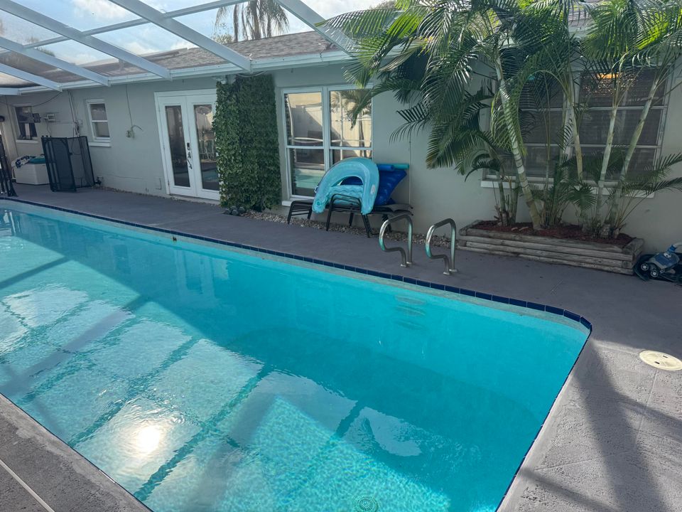 For Sale: $670,000 (4 beds, 3 baths, 2460 Square Feet)