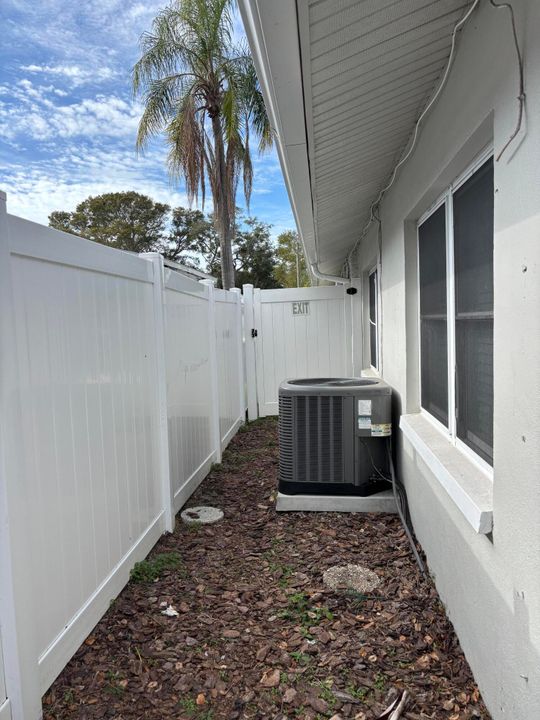 For Sale: $670,000 (4 beds, 3 baths, 2460 Square Feet)