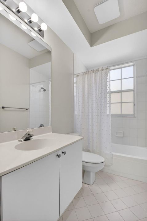 En Venta: $670,000 (3 camas, 2 baños, 1609 Pies cuadrados)