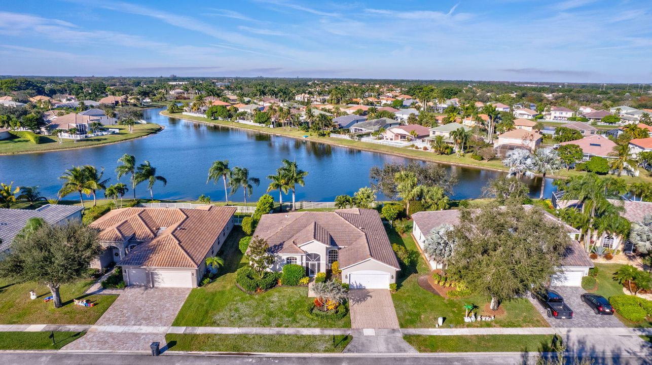 For Rent: $5,000 (4 beds, 3 baths, 2595 Square Feet)