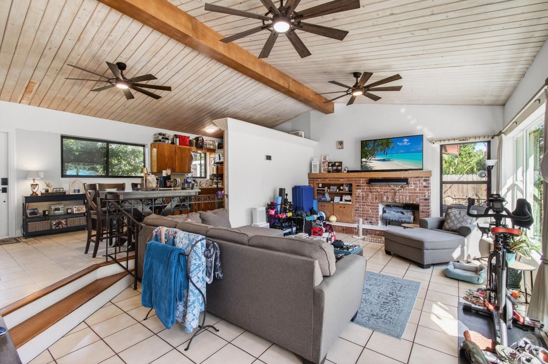 For Sale: $549,000 (3 beds, 2 baths, 1653 Square Feet)