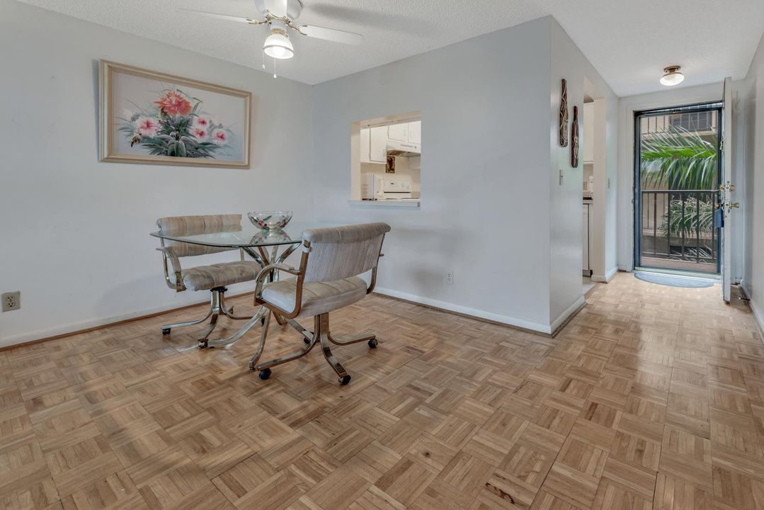 出租: $1,900 (2 贝兹, 2 浴室, 1029 平方英尺)