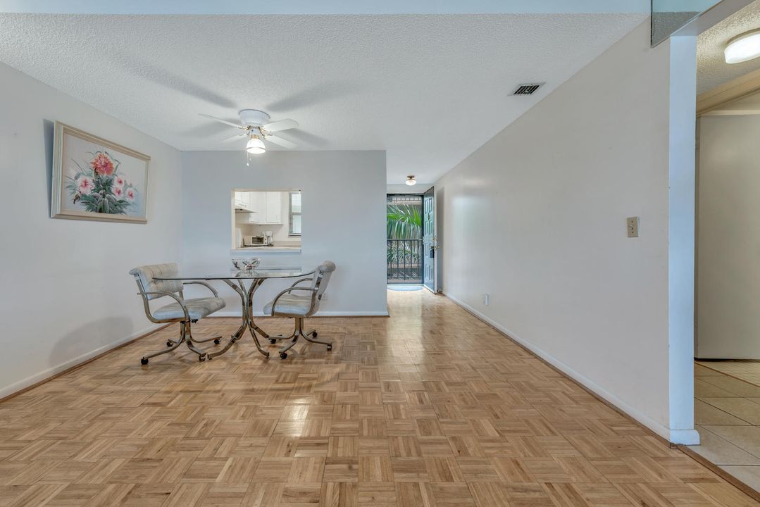 出租: $1,900 (2 贝兹, 2 浴室, 1029 平方英尺)