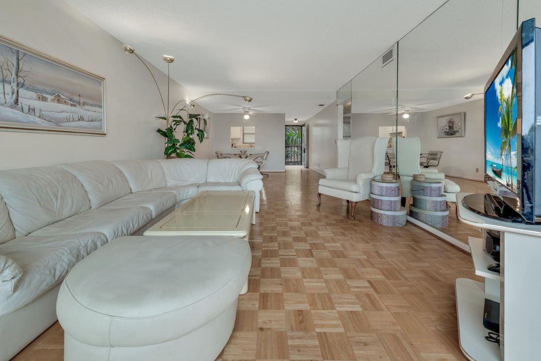 出租: $1,900 (2 贝兹, 2 浴室, 1029 平方英尺)