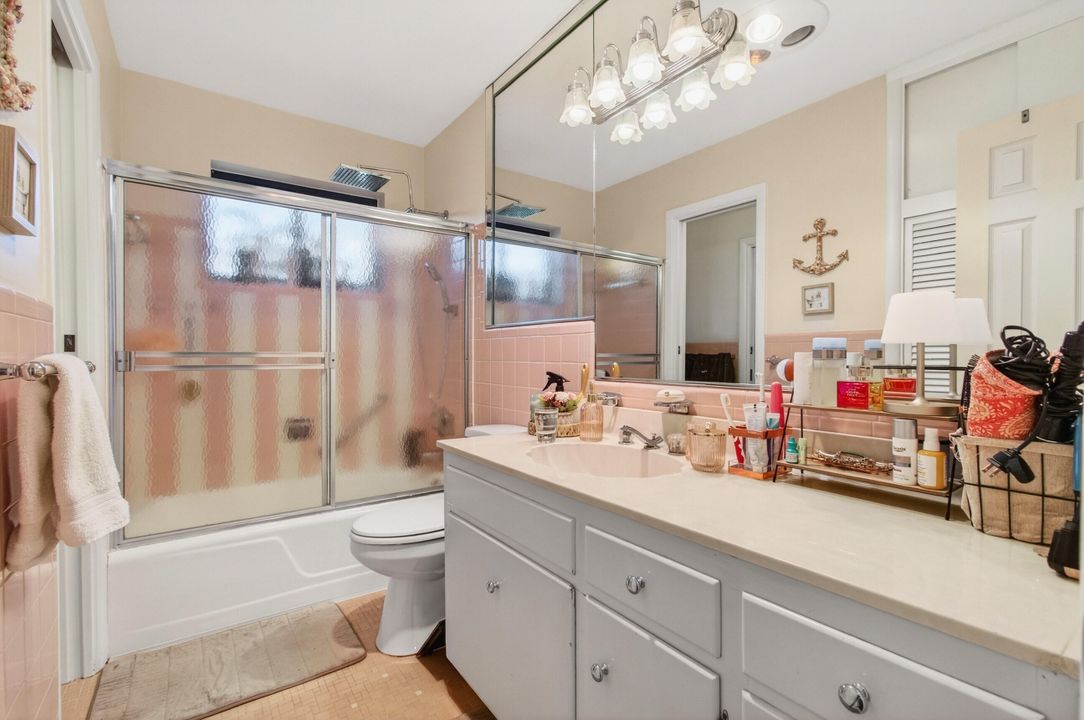 For Sale: $549,000 (3 beds, 2 baths, 1653 Square Feet)