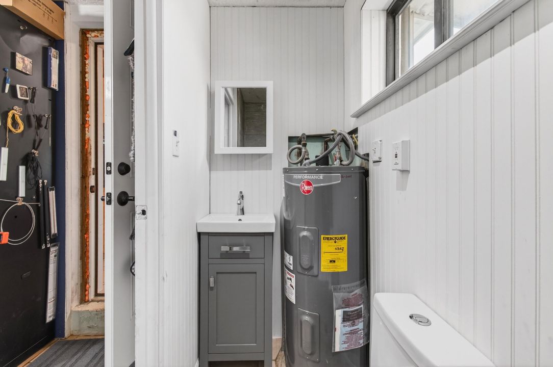 For Sale: $549,000 (3 beds, 2 baths, 1653 Square Feet)