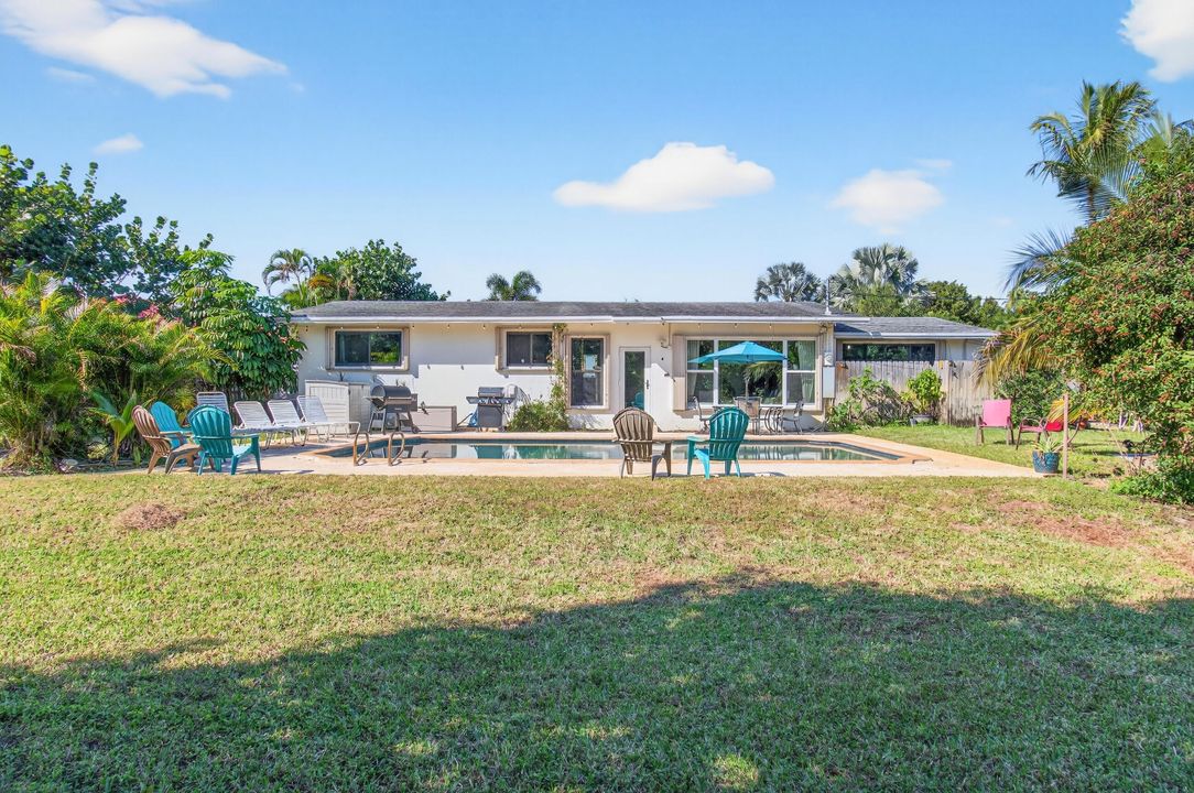 For Sale: $549,000 (3 beds, 2 baths, 1653 Square Feet)