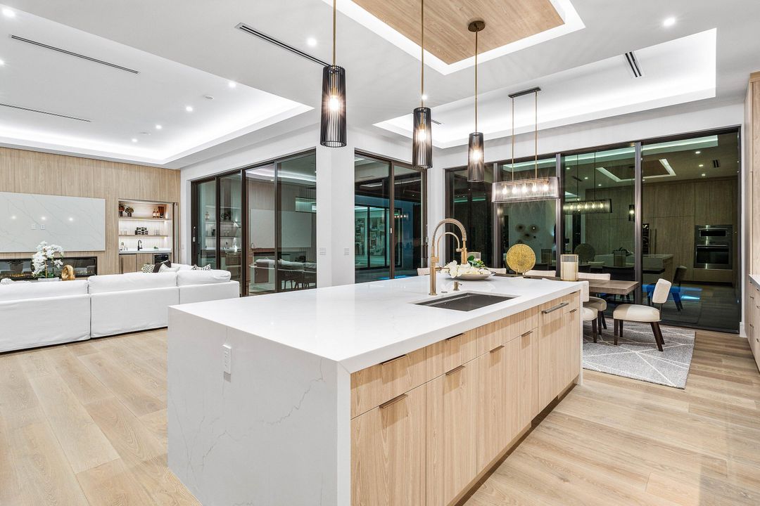 待售: $4,750,000 (4 贝兹, 4 浴室, 4269 平方英尺)