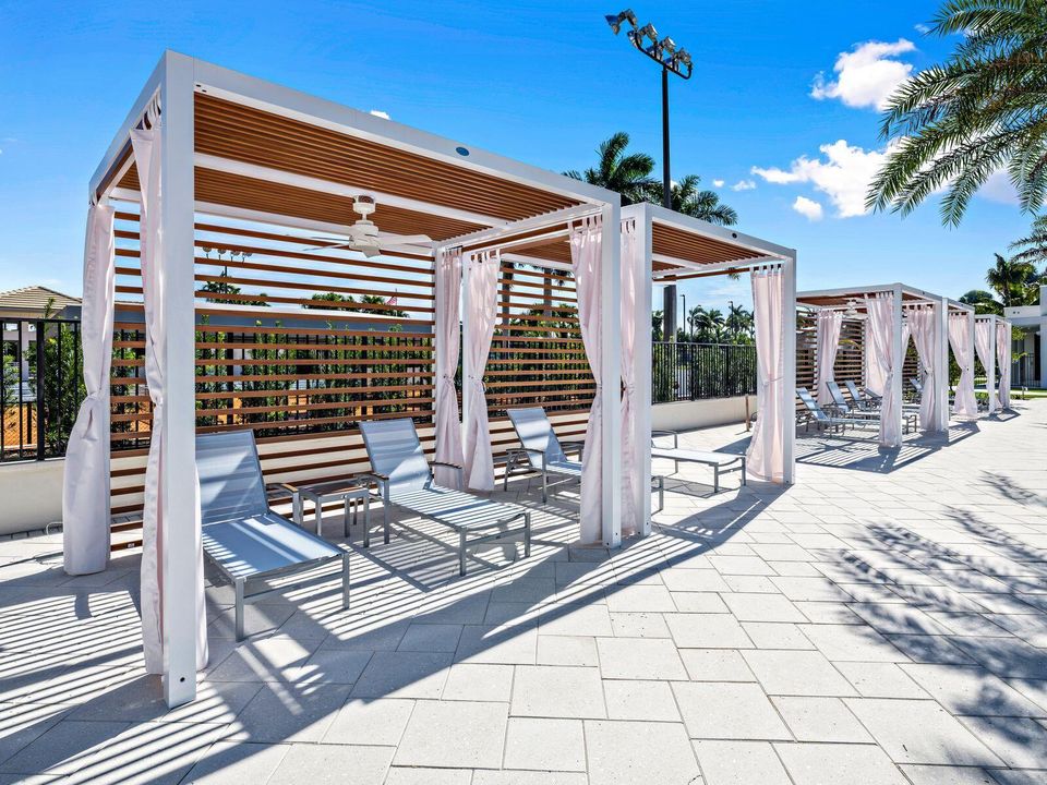 En Venta: $1,350,000 (3 camas, 2 baños, 2841 Pies cuadrados)